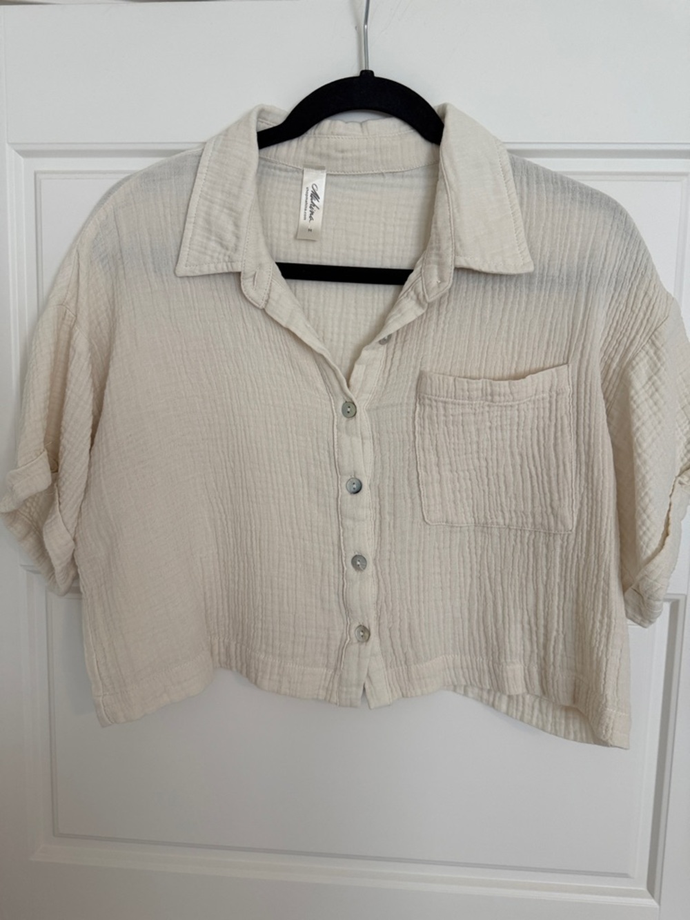 Mahina Cream Cropped Button-Front Top